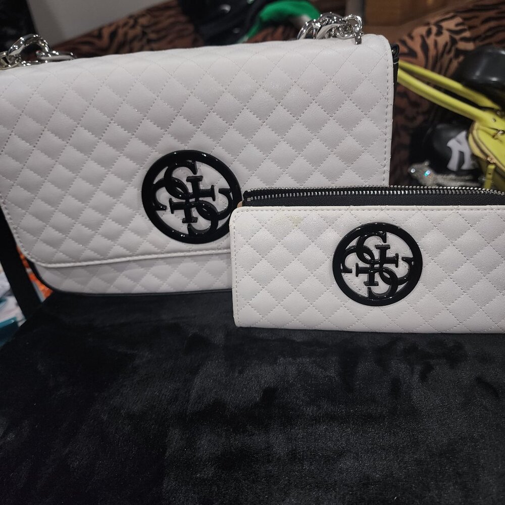 New Guess Crossbody Bag & WALLET 🥰